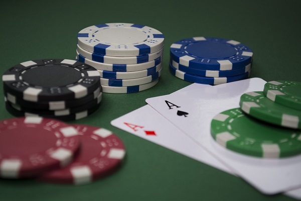 10-Factors-to-Consider-Before-Choosing-an-Online-Poker-Room-1